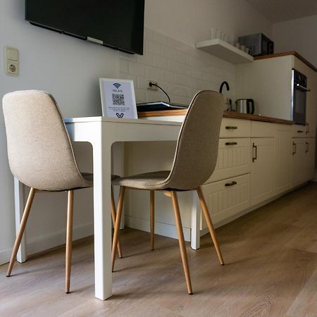 Das Haus Zur Rothen Thuer 2 아른슈타트 외부 사진